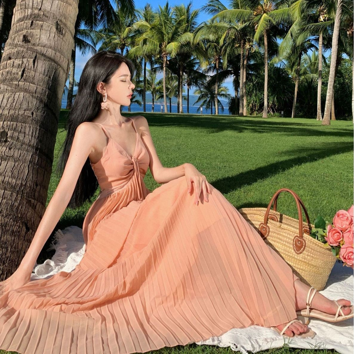 2025 Hepburn style neck sling dress women's summer high-end adult dress long dress small black dress beach dress