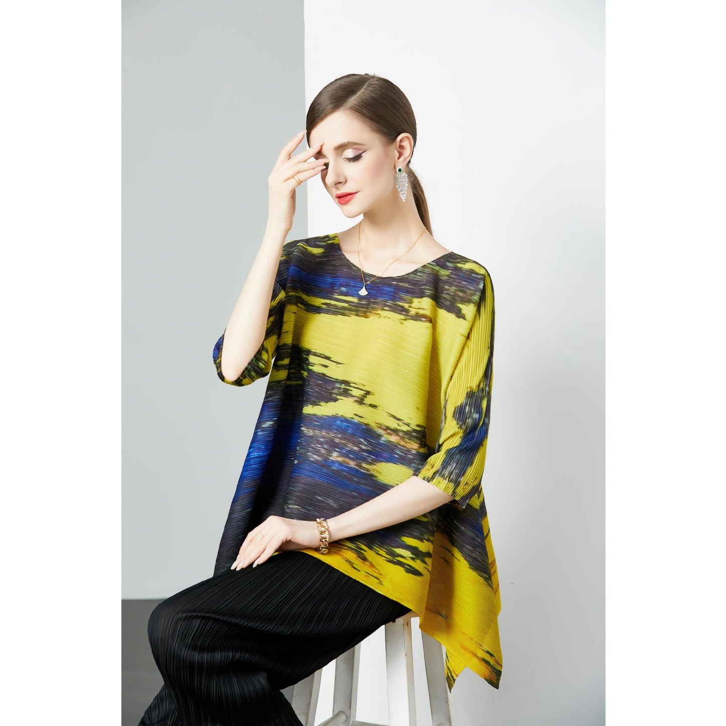 Pleated Popularan, n style, Popular style, advanced sense, loose elastic pleated printed top, seven-quarter sleeve crew neck, new summer models
