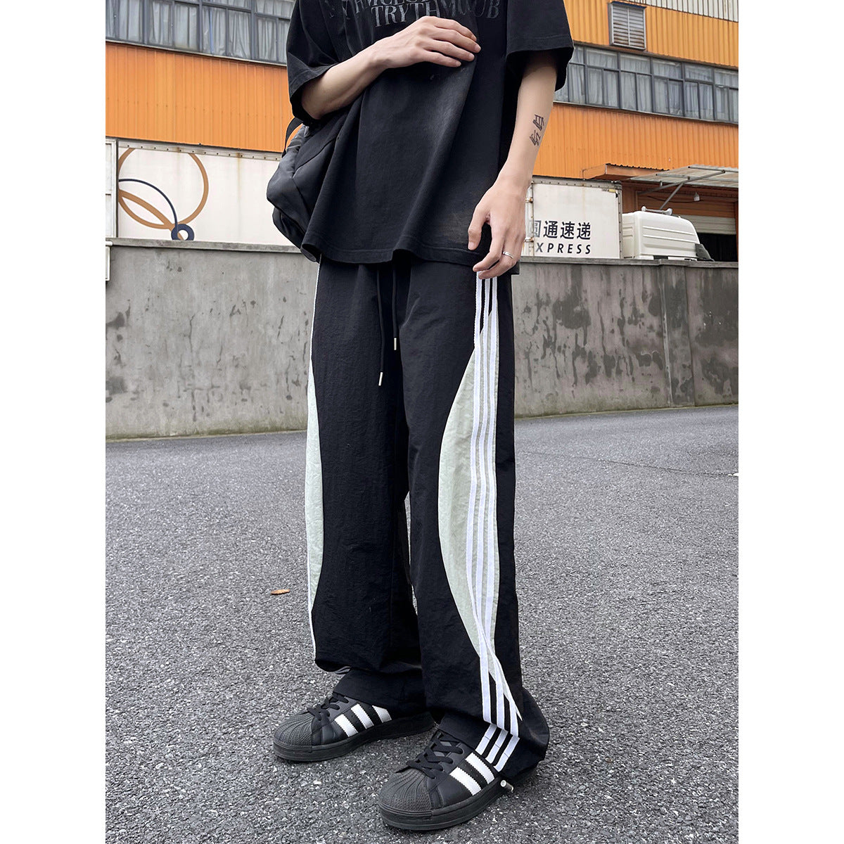 Summer dopamine quick-drying casual pants men's trendy three-bar contrast color loose straight American sports paratrooper pants