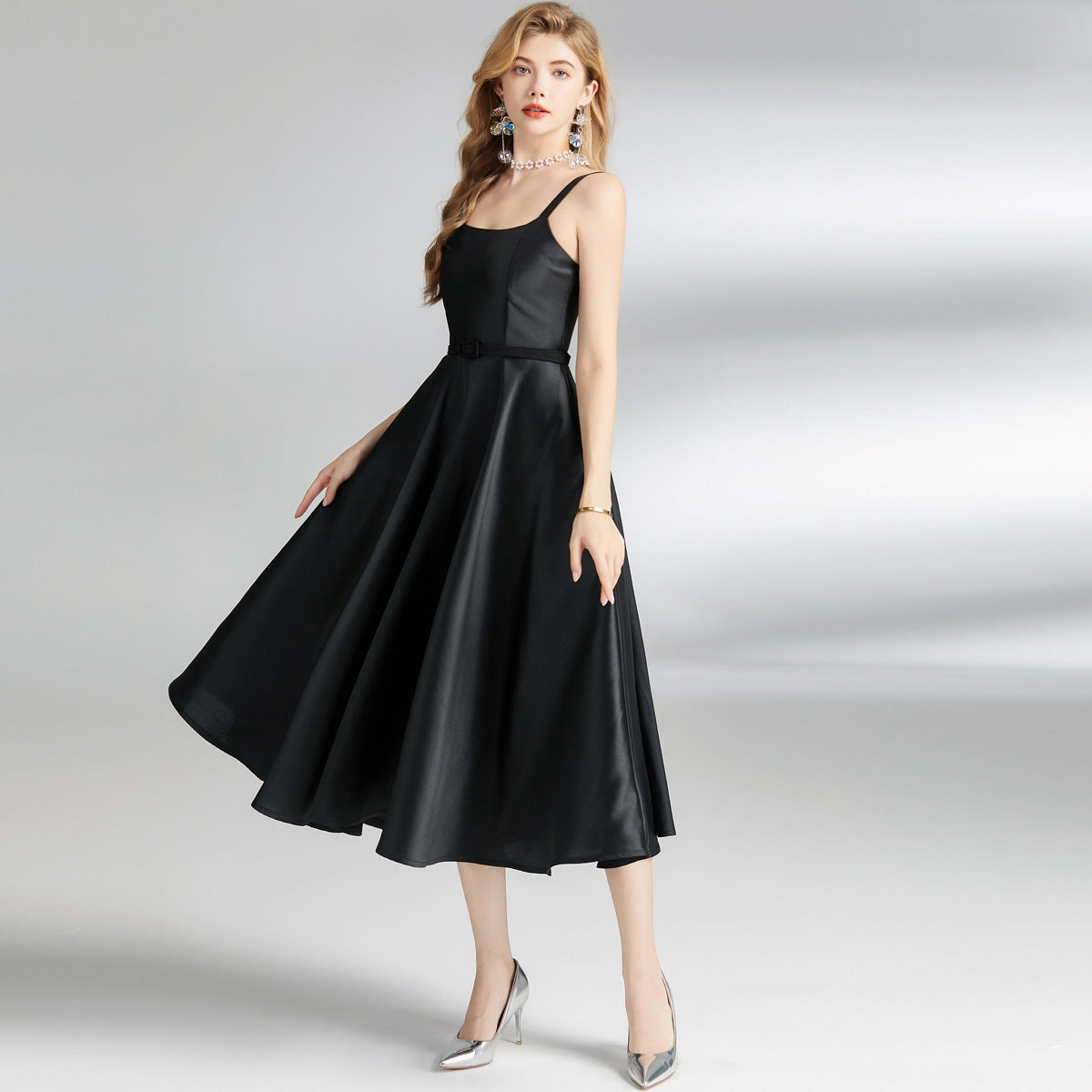 Vintage Hepburn style strap skirt, high-end design, waist and thin medium and long A-shaped fluffy dress