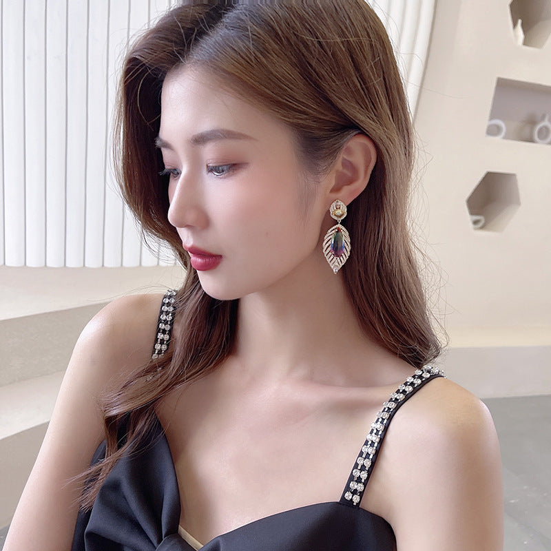 2025 court style exaggerated atmosphere fashion temperament earrings women's super flash zircon inlaid heavy industry feather earrings