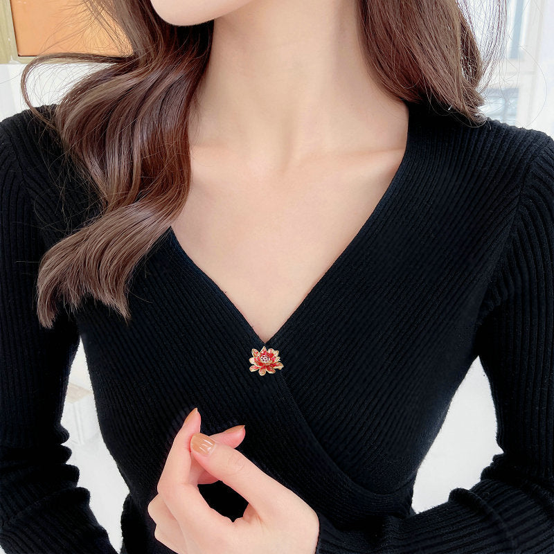2025 Cardigan shawl fixed clothes silk scarf buckle dripping oil retro Chinese style cheongsam dress with lotus small brooch women