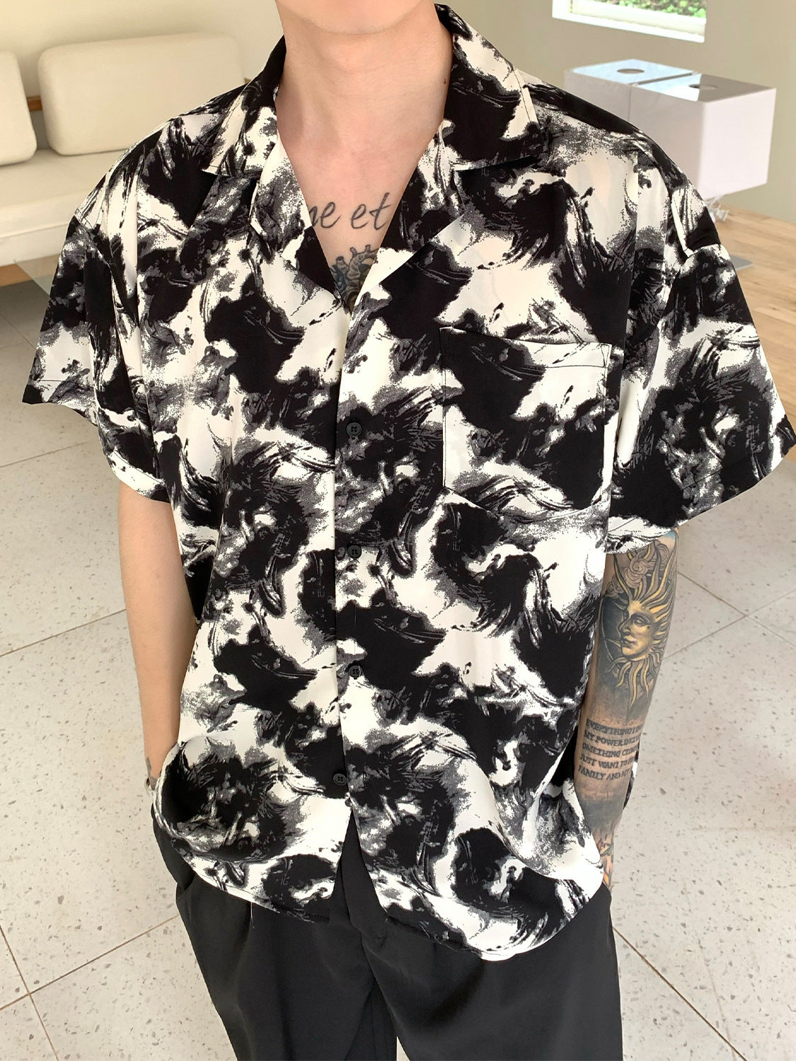 Niche tie-dye contrast color lapel shirt men's summer new loose and handsome short-sleeved drape-free hot-stamping shirt