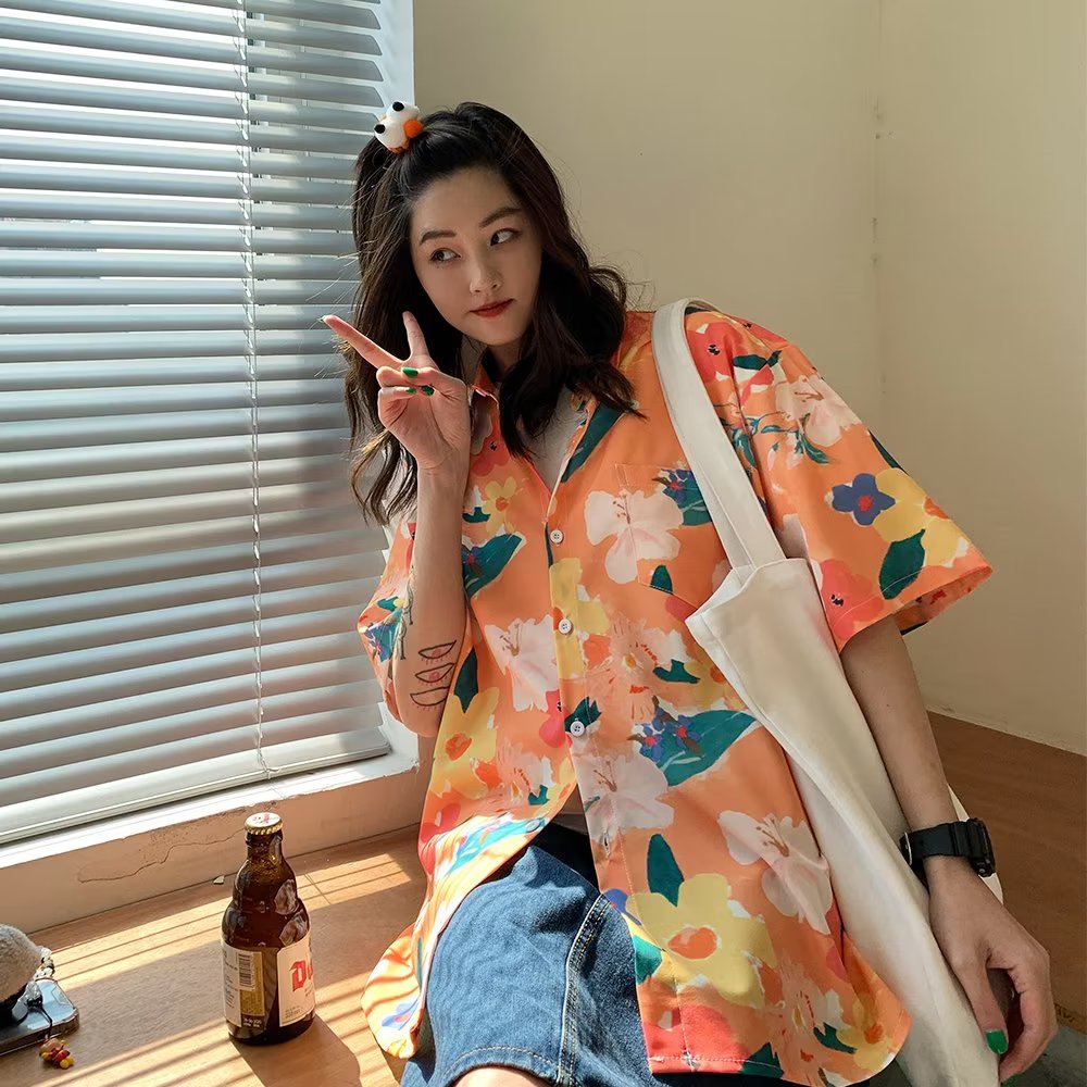Couple Japanese Shirt Harajuku Oversized Short Sleeve Shirt for Men Women Hawaiian Print Flower Shirt Geometric Streetwear