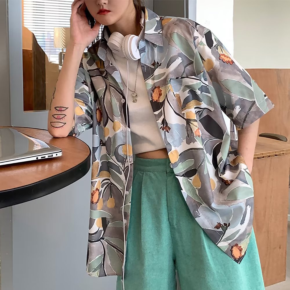 Couple Japanese Shirt Harajuku Oversized Short Sleeve Shirt for Men Women Hawaiian Print Flower Shirt Geometric Streetwear