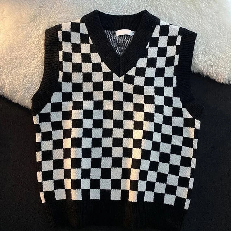 saferido Black White Checkerboard Plaid Print Vest Sweater Autumn Winter V Neck Men Preppy Style Harajuku Fashion Casual Oversize Knitted