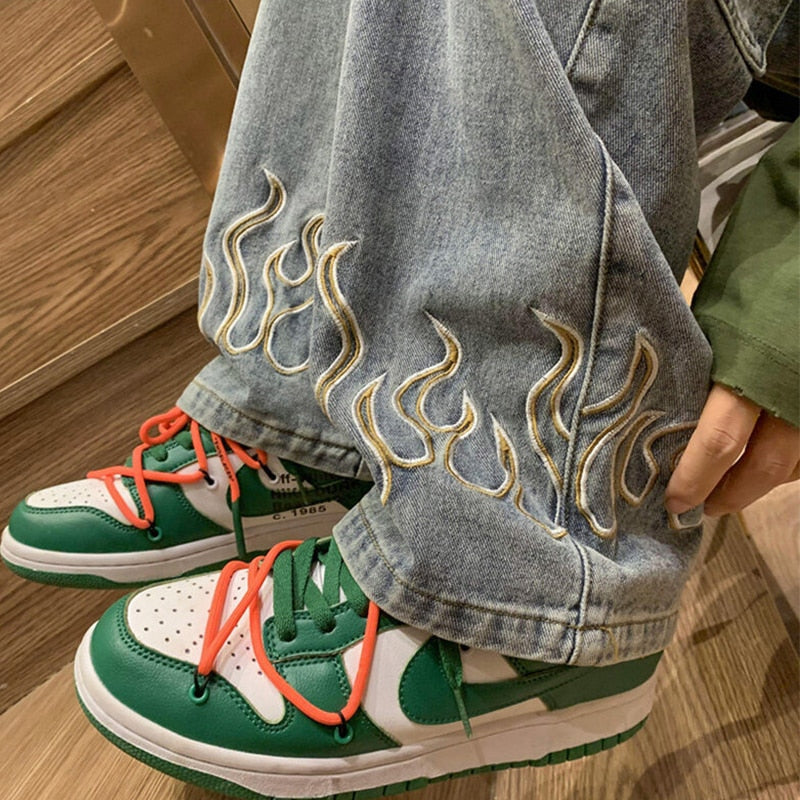 Fashion Flame Embroidery Men's Jeans Neutral Wide Leg Denim Trousers Loose Straight Jeans Youth Casual Baggy Hip Hop Pants