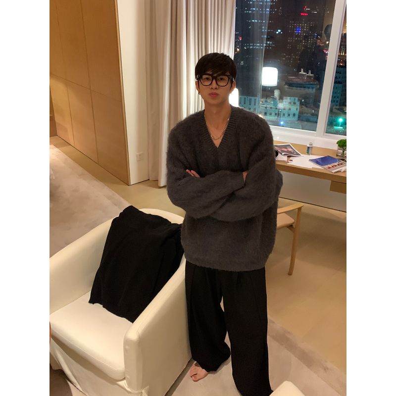 Men weaver Clean and simple woolen sweater pullover sweater Autumn winter fashion and versatile casual V-neck sweater