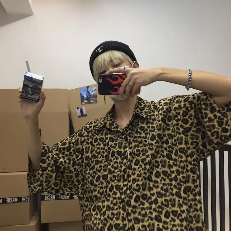 Korean Fashion Street Retro Leopard Shirts for Men Casual All-match Loose Hawaiian Print Lapel Short Sleeve Shirt Men and Women