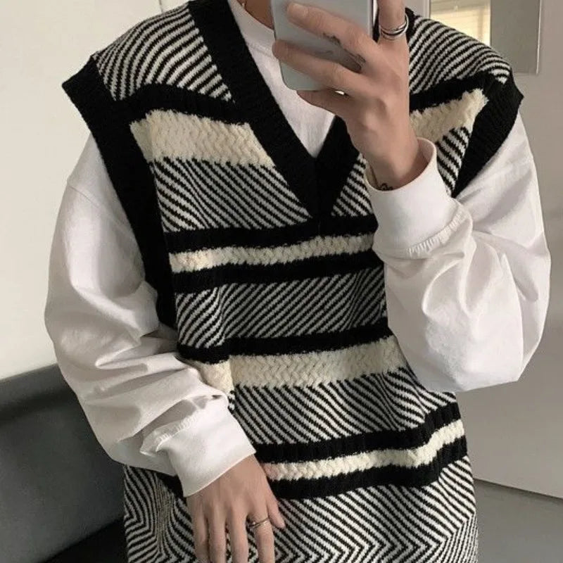 Autumn New Color Block Striped Sweater Vest for Men Korean Fashion Casual Loose Sleeveless Knitted Sweater Vests Men and Women