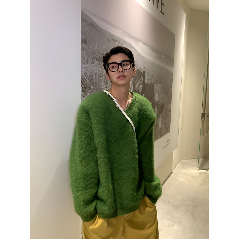 Men weaver Clean and simple woolen sweater pullover sweater Autumn winter fashion and versatile casual V-neck sweater