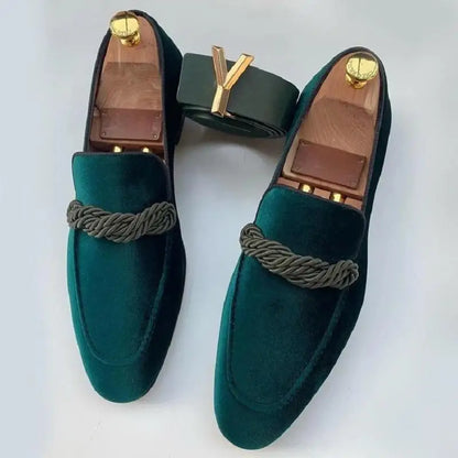 saferido Fashionable Men Loafers Classic British Style Suede Deerskin Casual Dress Brooch Twisted Personality Small Leather Shoes 48