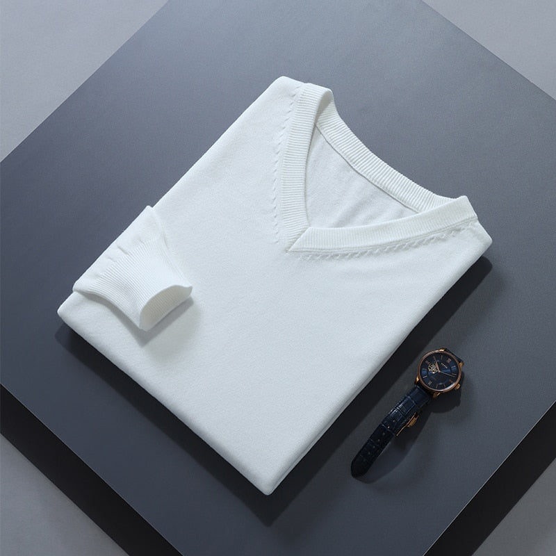 Man Pullovers Winter New Fashion Vneck Sweater Hot Sale Wool Knitted Jumpers Male Woolen Clothes Standard Tops