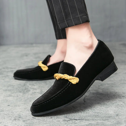 saferido Fashionable Men Loafers Classic British Style Suede Deerskin Casual Dress Brooch Twisted Personality Small Leather Shoes 48