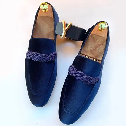 saferido Fashionable Men Loafers Classic British Style Suede Deerskin Casual Dress Brooch Twisted Personality Small Leather Shoes 48