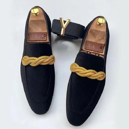 saferido Fashionable Men Loafers Classic British Style Suede Deerskin Casual Dress Brooch Twisted Personality Small Leather Shoes 48