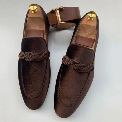 saferido Fashionable Men Loafers Classic British Style Suede Deerskin Casual Dress Brooch Twisted Personality Small Leather Shoes 48