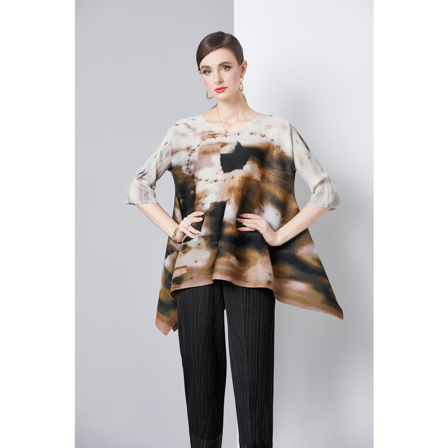 Pleated Popularan, n style, Popular style, advanced sense, loose elastic pleated printed top, seven-quarter sleeve crew neck, new summer models