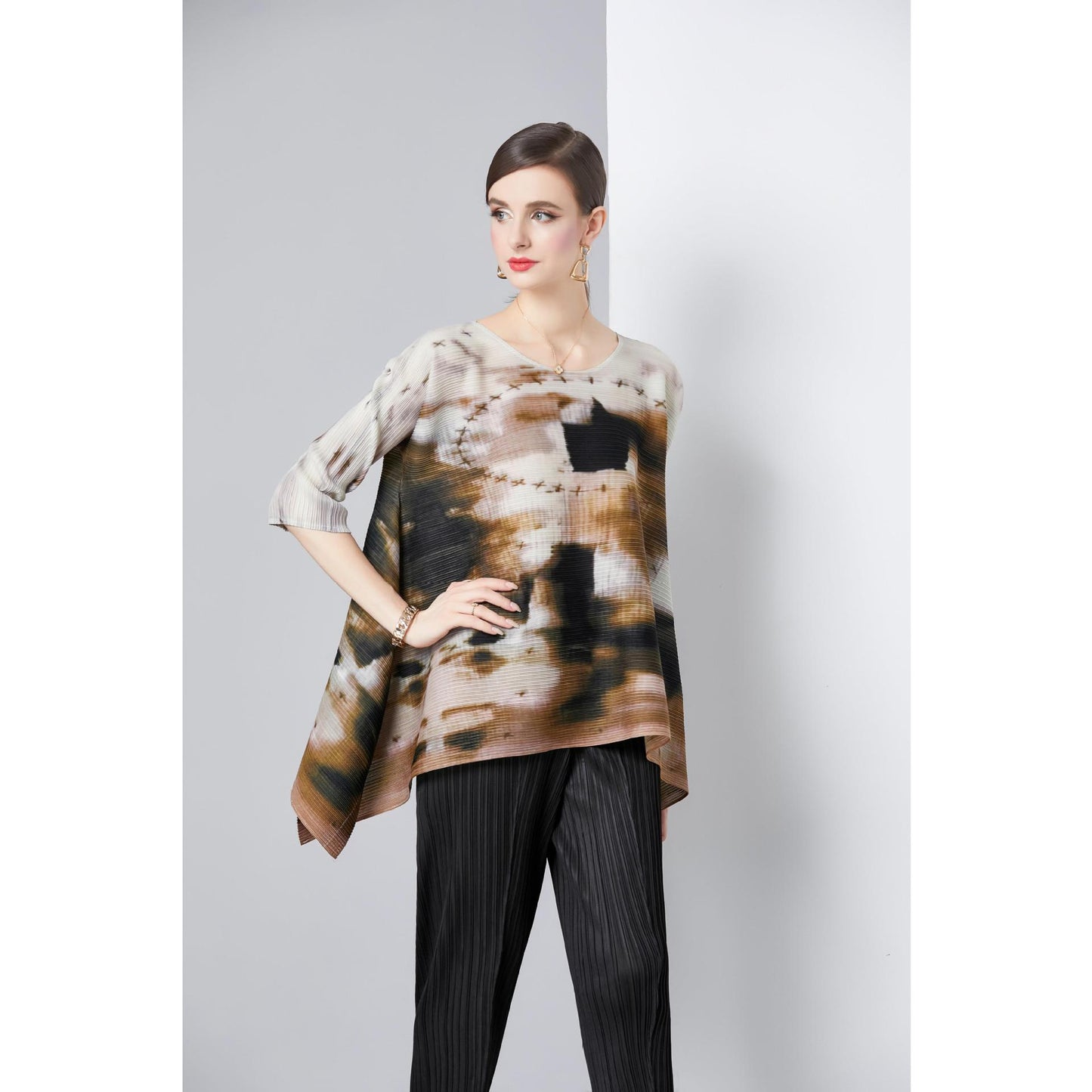 Pleated Popularan, n style, Popular style, advanced sense, loose elastic pleated printed top, seven-quarter sleeve crew neck, new summer models