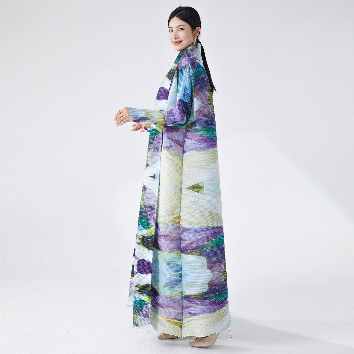 2025 Muslim robe women's long skirt Popular trade robe high-end printing loose lace-up lapel cardigan jacket autumn