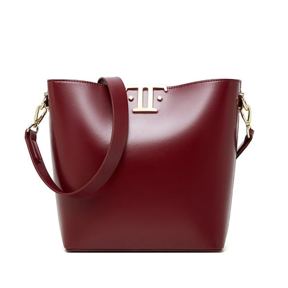 New high-end large-capacity commuter bucket bag female original niche leather underarm bag Popular style shoulder messenger bag