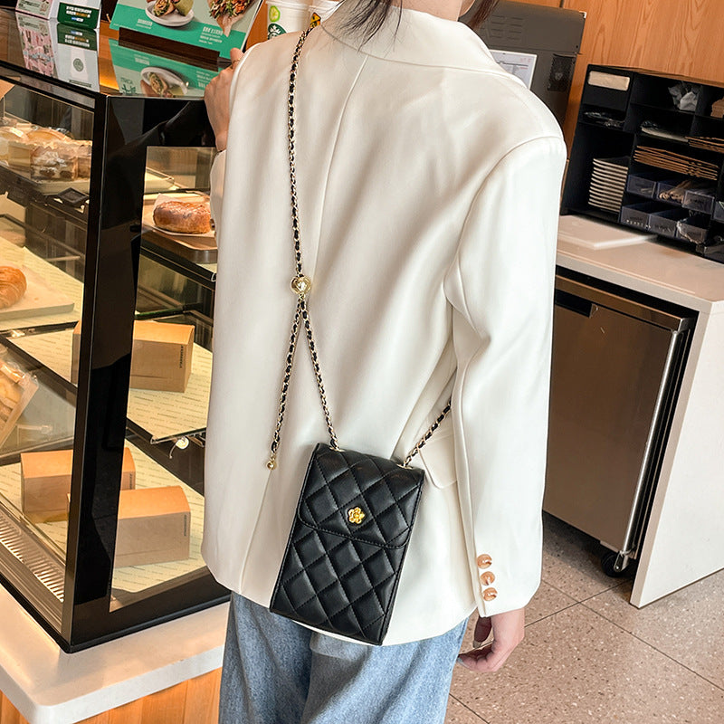 Cowhide versatile mobile phone bag women's popular new trendy chain bag 2023 niche design mini messenger bag women's summer