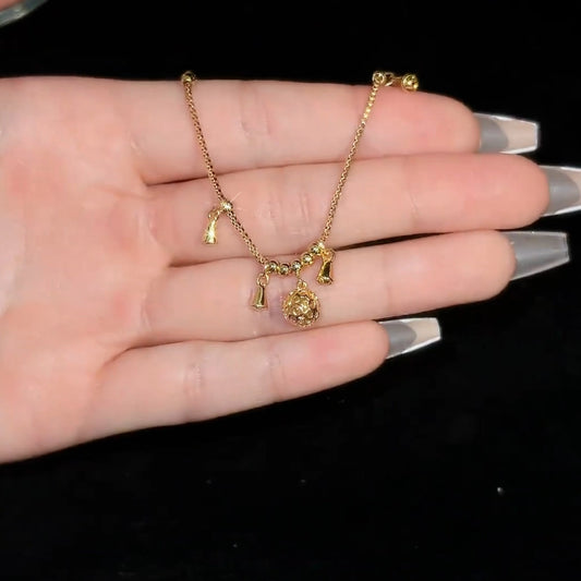 The new Chinese style is smooth sailing, the bell anklet is hollowed out, the bell comes and goes, the anklet is ancient and exquisite, and the new spring and summer models are new.