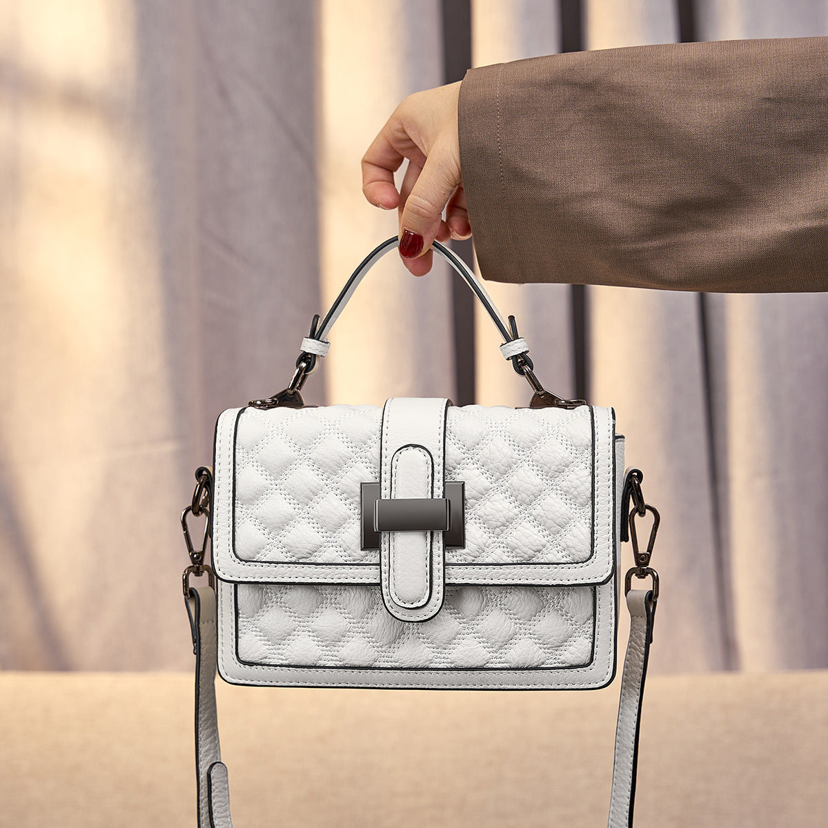 Women's bag summer first-layer leather handbag popular trendy fashion versatile texture diamond messenger bag bag
